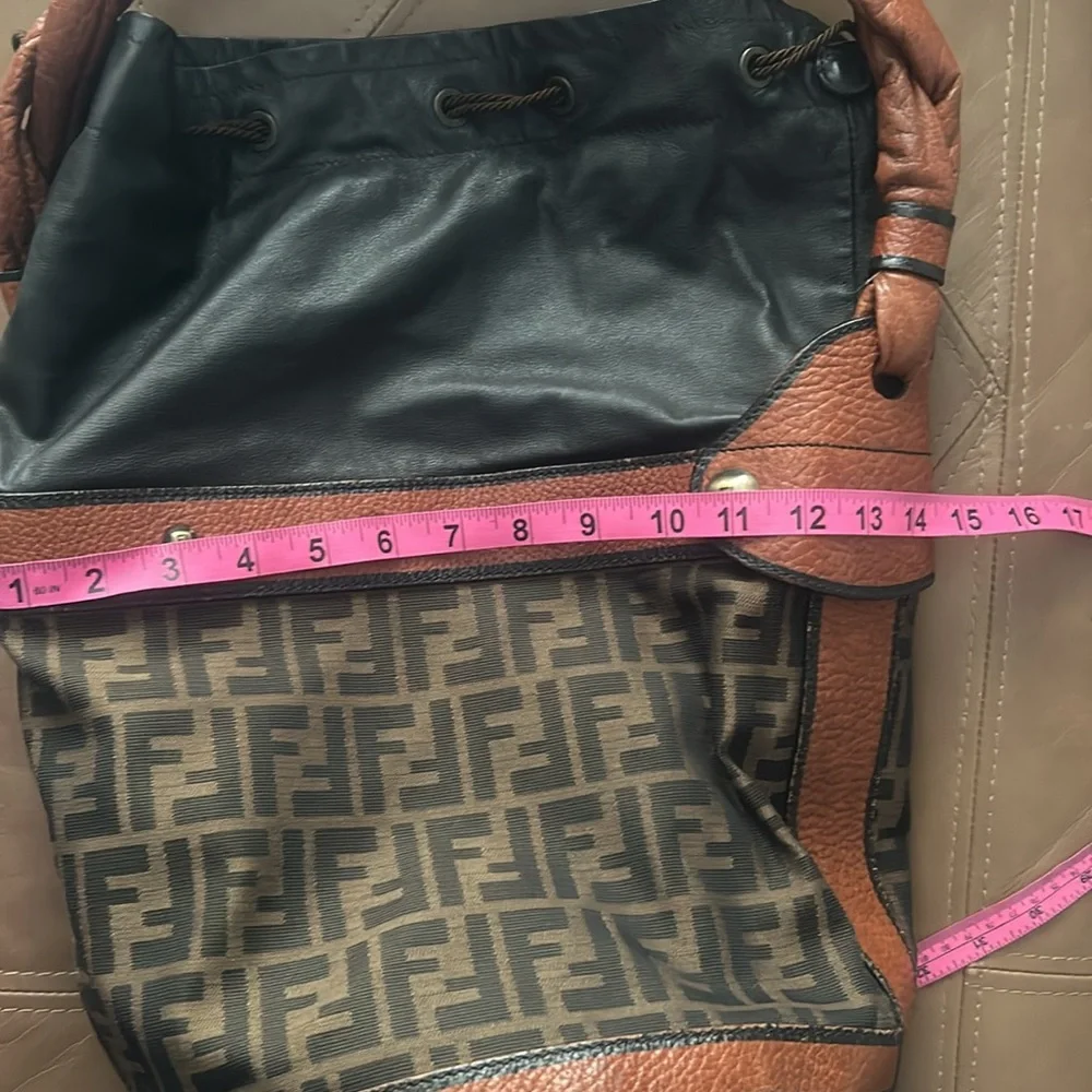 Fendi Vintage Palazzo Bucket Bag - Picture 11 of 12